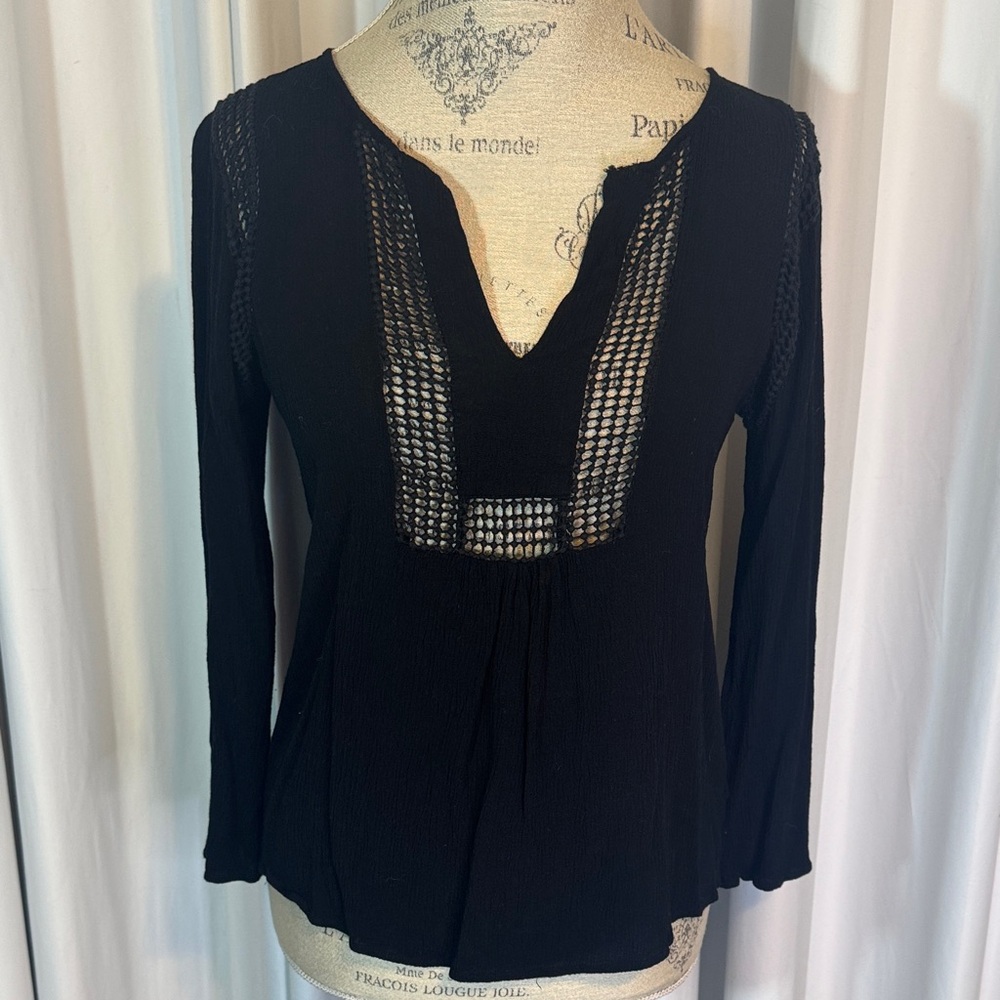 Daniel Rainn Stretch Linen Black Long Sleeve Top